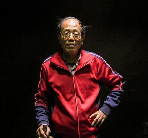 打好乒乓球反手长胶接发球的技巧（以乒乓球直板反手长胶为例，教你掌握完美技巧）