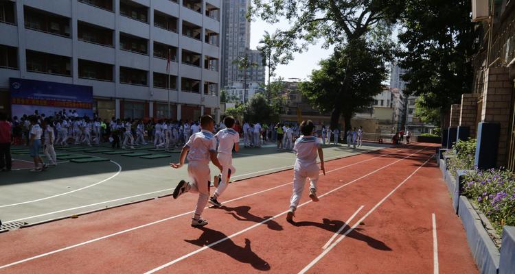 轻松学习400米跑步技巧，女生6年级必备（从基础到高阶，一步一步掌握，让你跑出自己的速度）