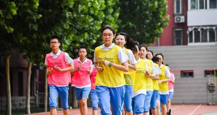 初一女生如何提高100米跑步技巧？（让你的短跑成绩更上一层楼！）