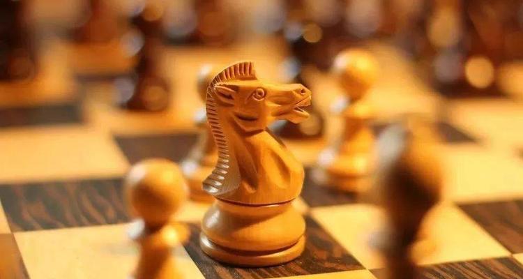 国际象棋实战必学技巧（打造高水平棋手的攻略）