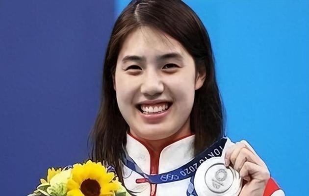 自由泳换气手臂抖动是否正常？（女游泳爱好者必读，掌握正确换气技巧）