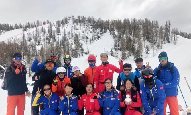 二青会自由式滑雪技巧剖析（掌握技巧）