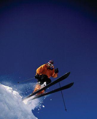 雪上飞驰，滑板无限（以冬奥滑雪板技巧教程为主题）