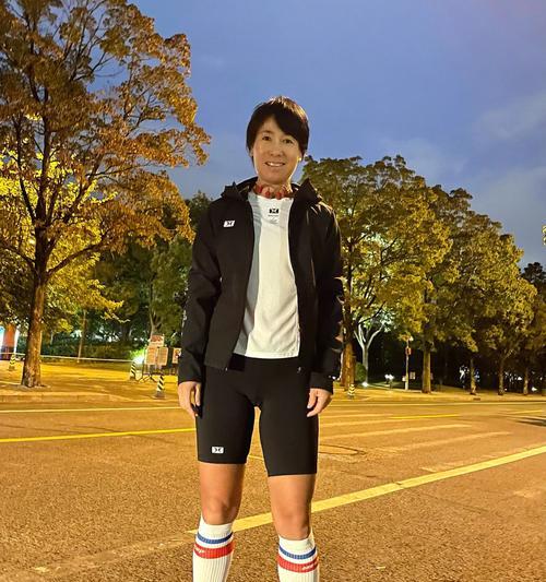 如何提高800米女生跑步技巧（教你成为优秀的800米女选手）