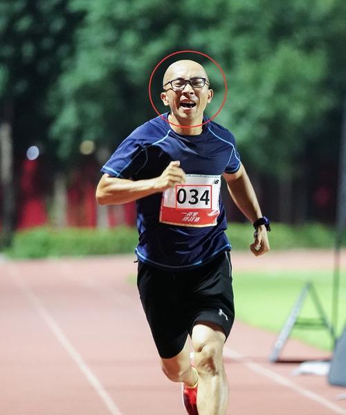 400米跑步冲刺技巧详解（成为跑道上的）