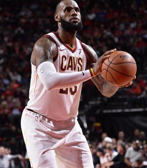 探秘詹姆斯的过人技巧与投篮姿势（NBA巨星詹姆斯的神奇技巧与训练方法全揭秘）