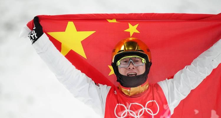 雪上飞翔——冬奥会滑雪空中技巧（揭秘滑雪空中技巧项目）