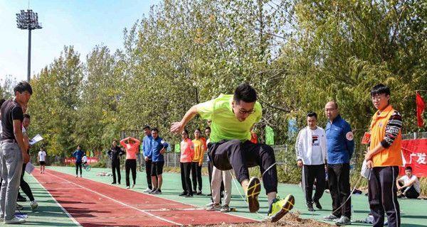 4×400米接力跑步技巧（让你在接力赛场上脱颖而出的关键技巧）