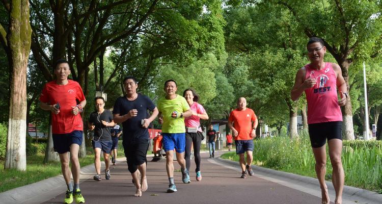3公里跑步热身技巧教学大全（让你的3公里跑步更加有序）