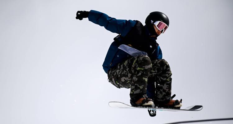 滑板和滑雪板技巧的区别（对比分析）