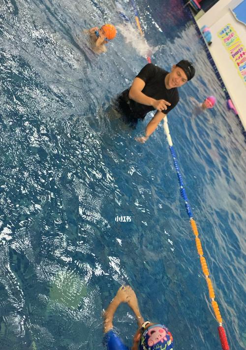 自由泳换气中身体下沉的水力学原因（揭秘自由泳换气中身体下沉的秘密）