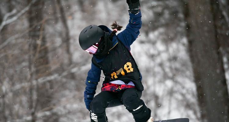 河北单板滑雪技巧全面提升（挑战坡面障碍以擅长为业）