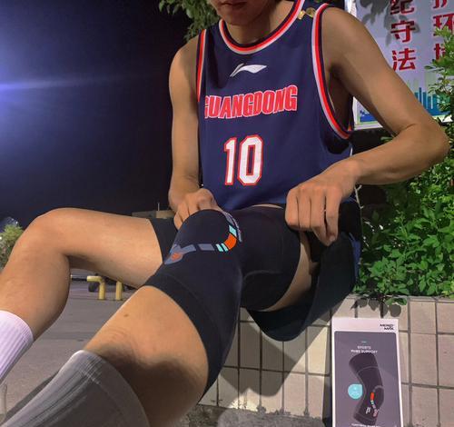 篮球抓板技巧：掌握这些技巧，成为篮球大神