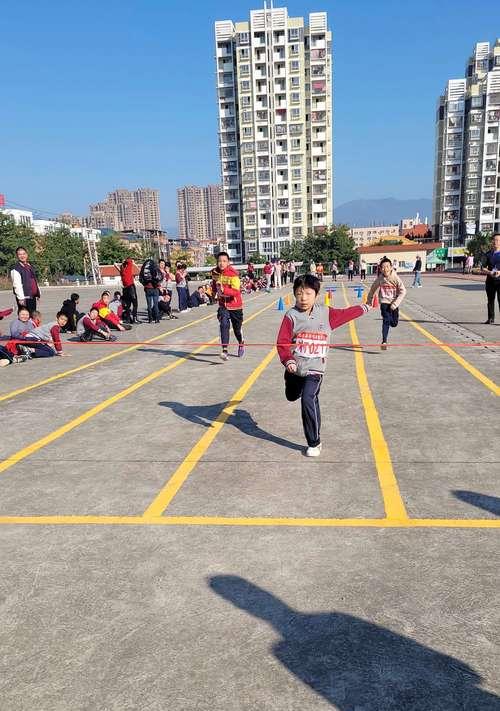 女生速成50米跑步技巧（15个步骤）