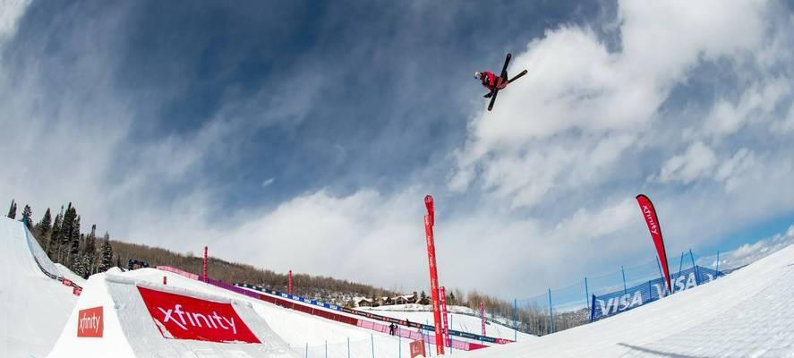 谷爱凌女子滑雪技巧大放异彩（自由式滑雪女子坡面障碍技巧资格赛精彩纷呈）