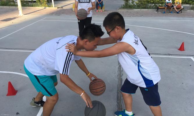 篮球技巧大全（提升篮球技巧）