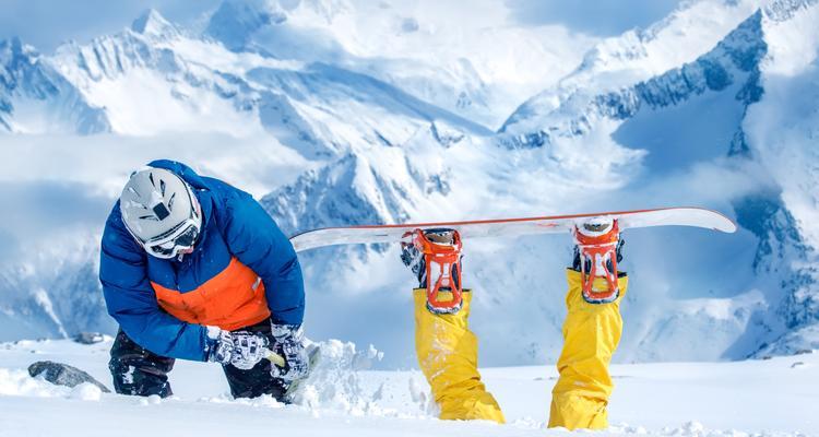 如何换刃滑雪单板（掌握滑雪单板换刃技巧）