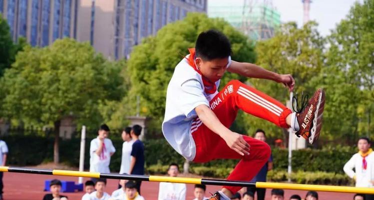 足球捅射技巧详解（如何掌握足球捅射）