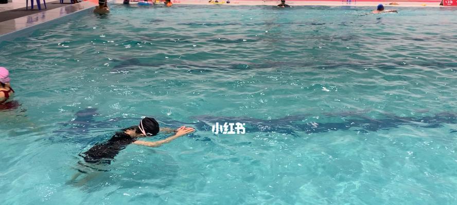 自由泳换气时下沉的原因（探究自由泳换气下沉的原因与解决方法）