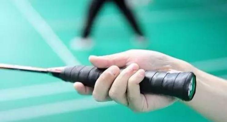 如何提升羽毛球手指握拍发力技巧（掌握这些技巧）