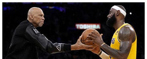詹姆斯6秒封盖，NBA历史上最惊艳的一幕（如何做到六秒封盖）