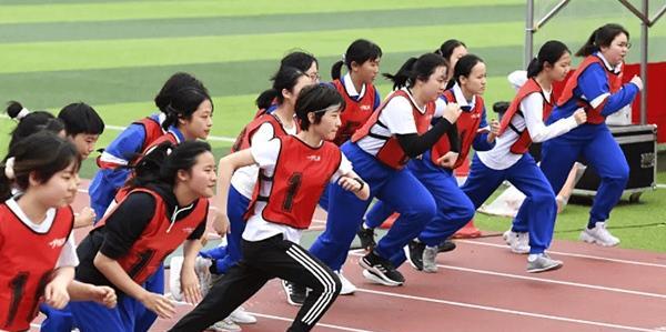 800米跑步全程呼吸技巧大全（以科学的呼吸方式提高你的长跑成绩）