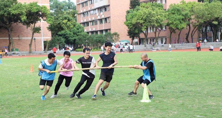 万米竞速跑步技巧全解析（成为专业选手的秘诀）