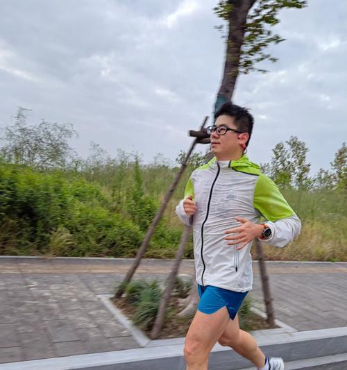 如何以马拉松维持配速（掌握运动节奏的关键技巧）