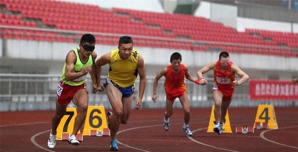 小学生五十米跑步技巧全解析（打好基础）