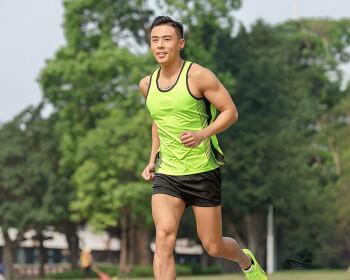 如何提高100米跑步成绩（以技巧为主要手段）