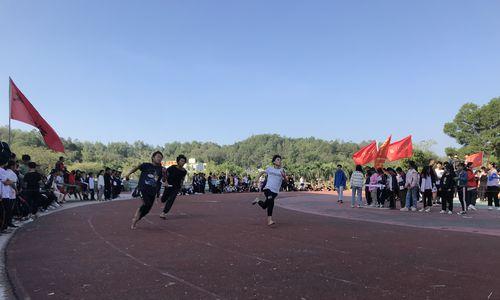 掌握100米跑步技巧，轻松提升成绩（突破关键技术点）
