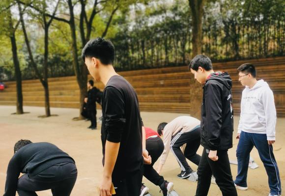 女生如何掌握体考100米跑步技巧？教程中有哪些要点？