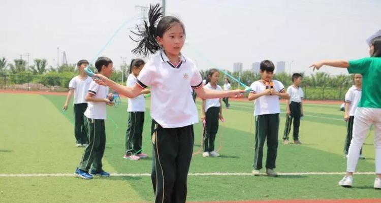 小学生跑步800米最快的技巧是什么？如何训练提高速度？