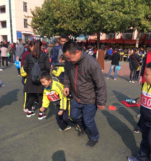 二年级跑步第一名的技巧是什么？如何训练才能取得好成绩？