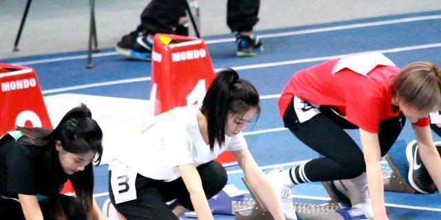 小学生四百米跑步技巧女生教程？如何提高跑步效率？