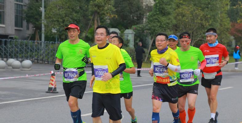 马拉松跑步动作技巧教程完整版？如何提高跑步效率？