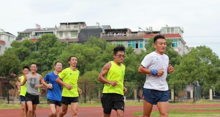 马拉松长跑跑步技巧教程大全免费版？如何提高长跑成绩？