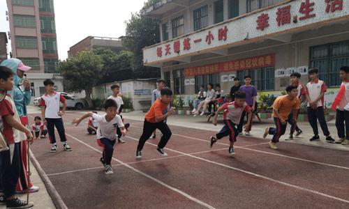 高中生运动会800米跑步技巧是什么？如何提高跑步成绩？