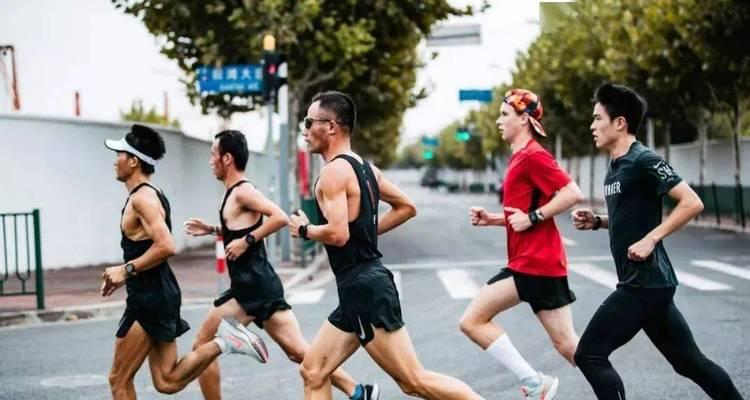 跑步时掌握哪些小技巧可以跑得快点呢？如何通过技巧提升跑步速度？