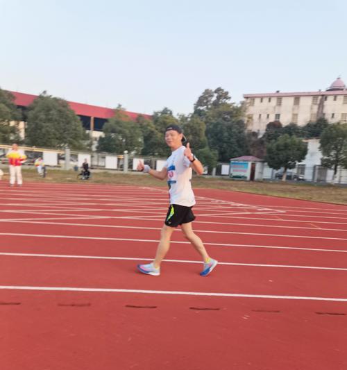 小学六年级运动会800米跑步技巧讲解？如何提高跑步成绩？
