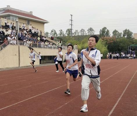 小学生一年级400米跑步技巧是什么意思？如何有效提高跑步成绩？