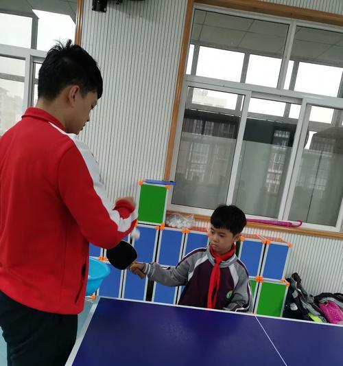乒乓球步法练习中的训练技巧有哪些？如何提高乒乓球步法训练效果？