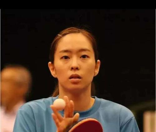 乒乓球耍帅技巧有哪些？女生如何在比赛中脱颖而出？