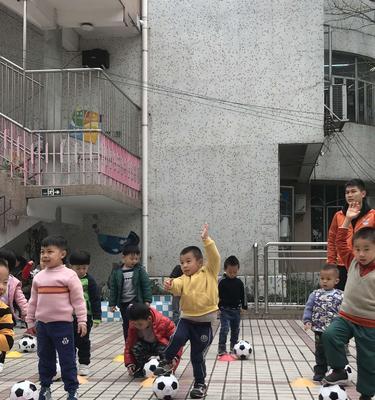 如何掌握超赞足球技巧？这些技巧能提升你的球技吗？