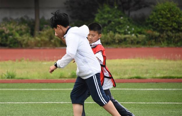 成都足球小将如何掌握过人技巧？有哪些实用的训练方法？