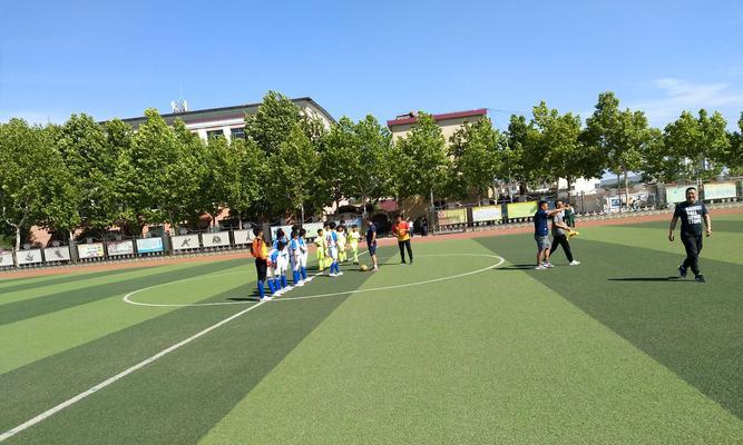 初中生足球联赛技巧有哪些？如何提高比赛表现？