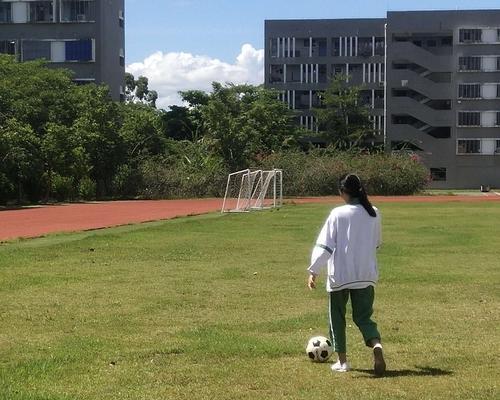 足球变向过人技巧教学？如何快速掌握足球变向过人技巧？
