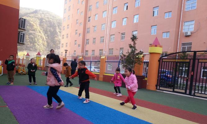 足球跨步转身技巧有哪些？如何有效掌握足球转身动作？