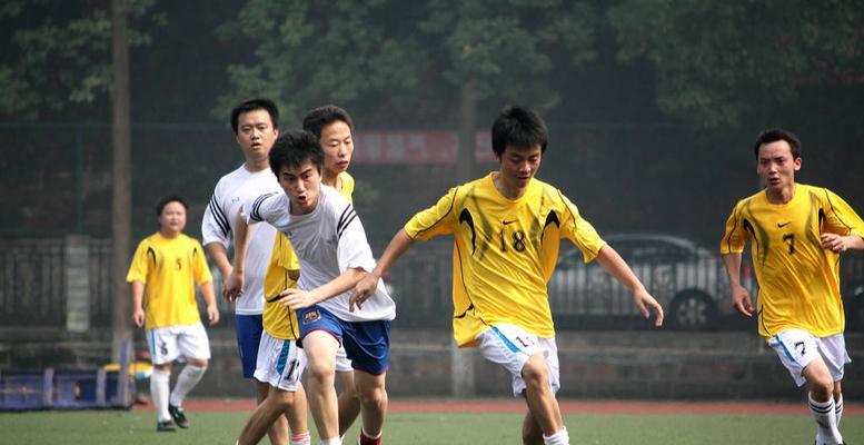 足球掷界外球无越位技巧是什么？如何正确执行？