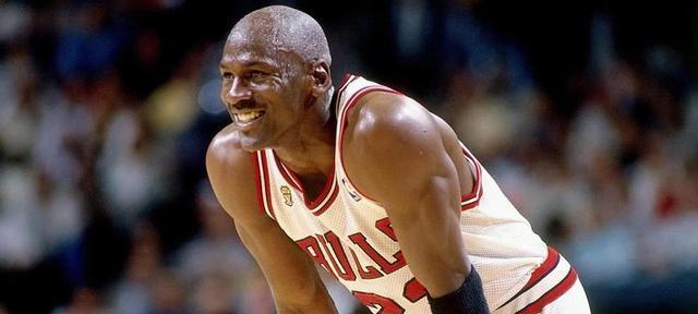 揭秘NBA球星的背打技巧（从众球星的战术中学习背打技巧）